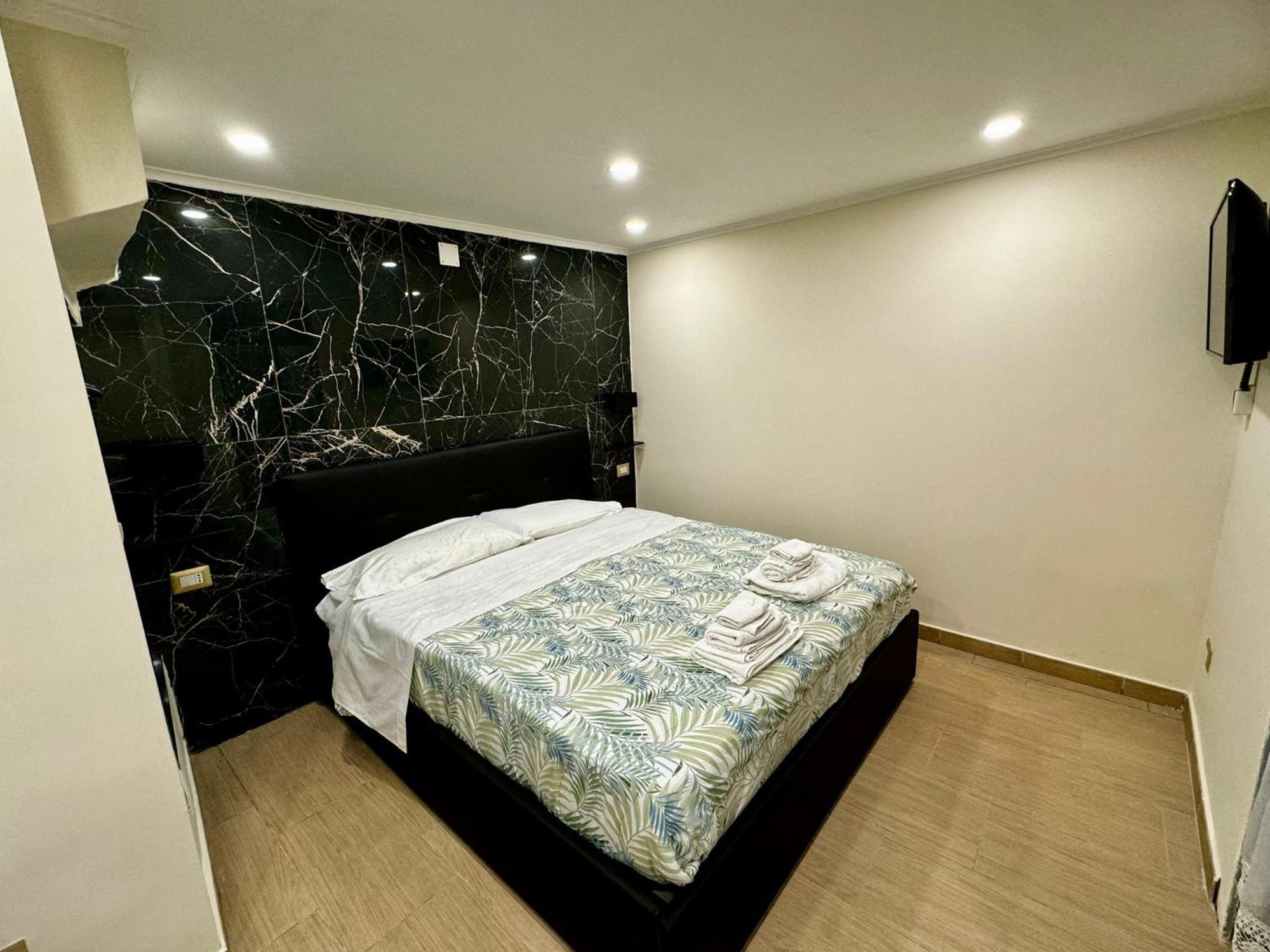 Fl Black Diamond Neapel Exterior foto